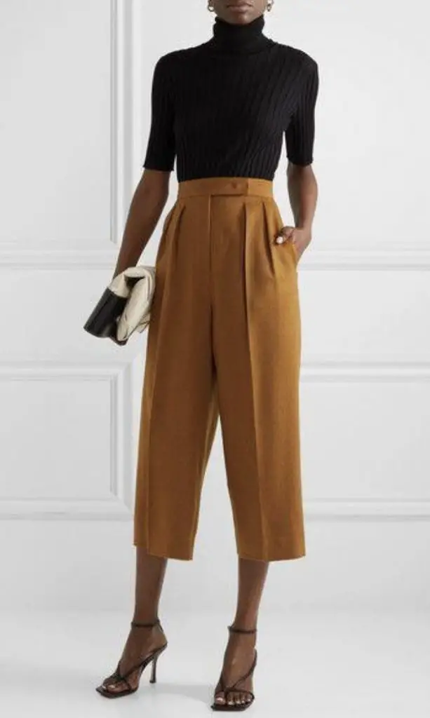 Black turtle neck top, with brown gaucho pants and a strappy sandals outfit