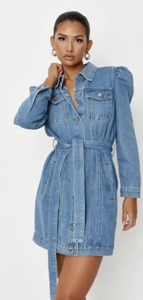 Denim dress shirt with pockets and belt