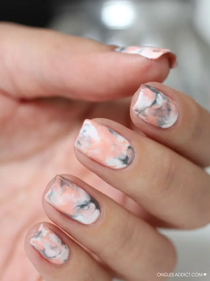 marble manicure
