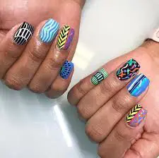 pattern design with gel nails