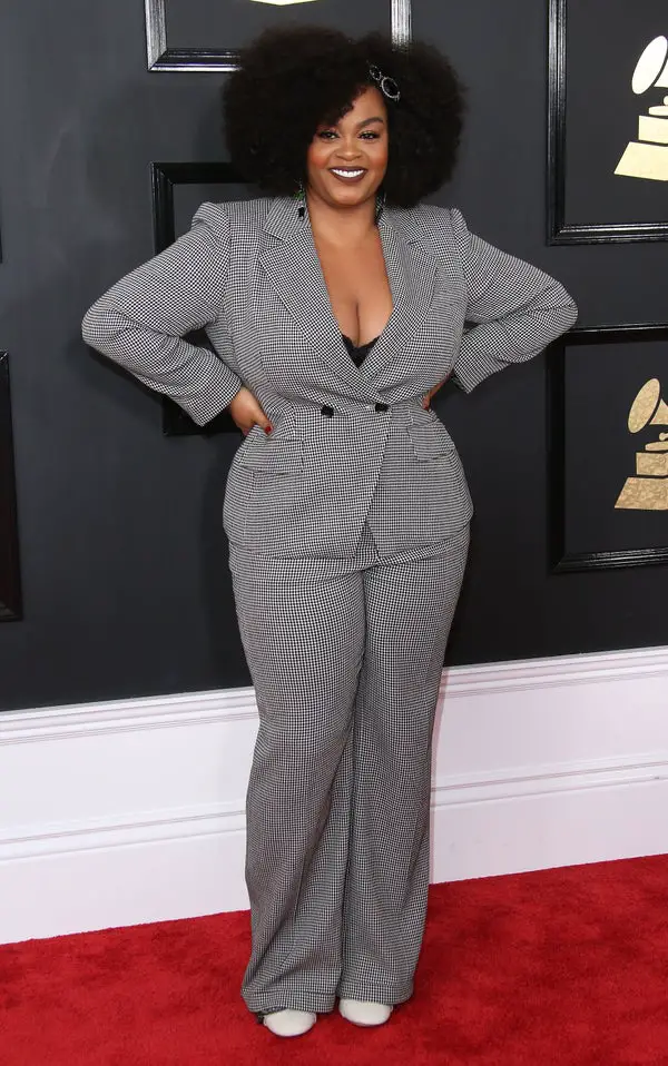 jill scott in blazer outfit