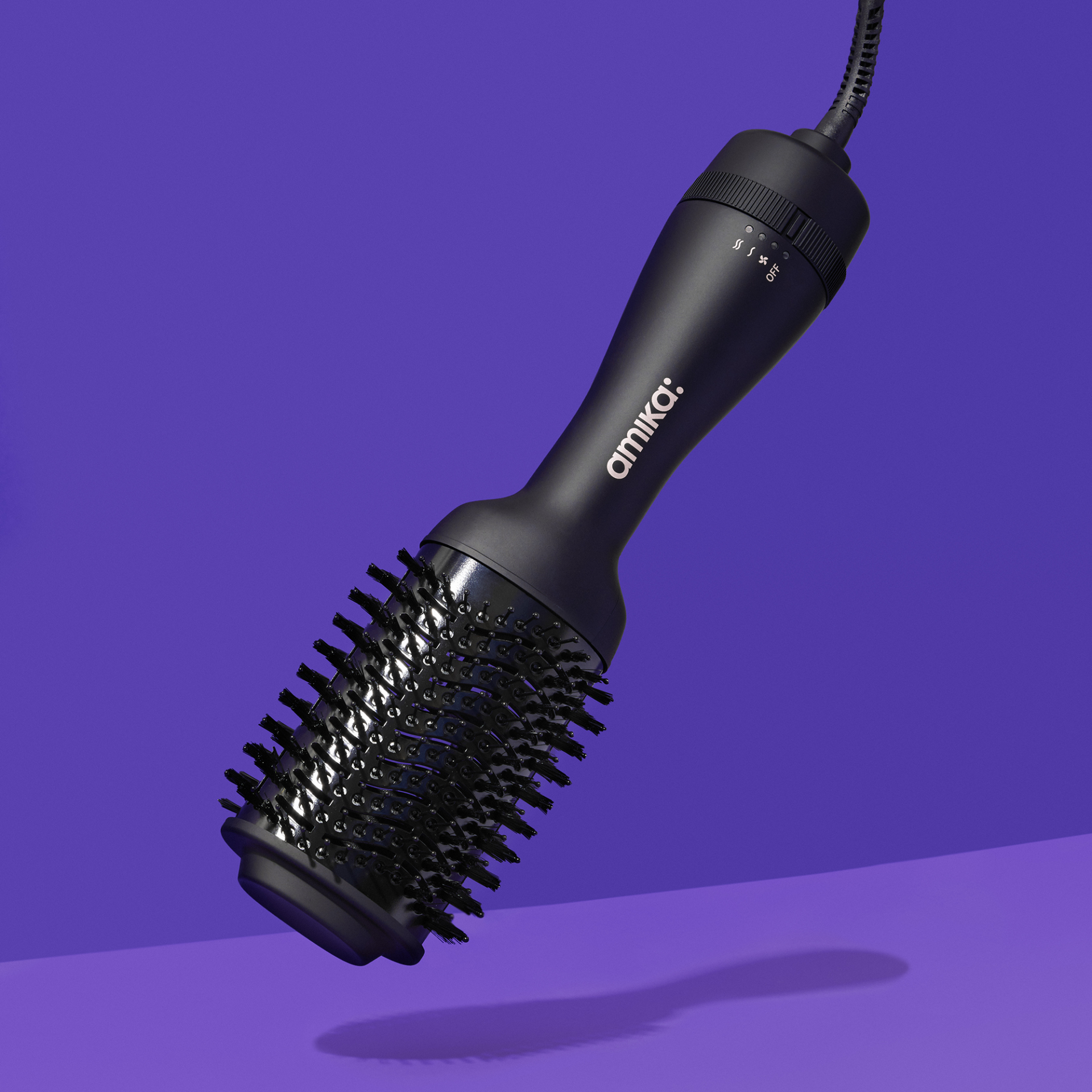 hair-blow-dryer-brush_amika