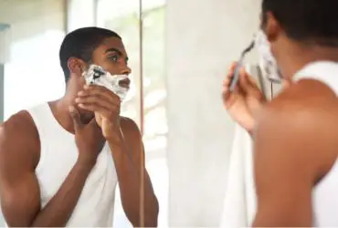 how to use a safety razor
